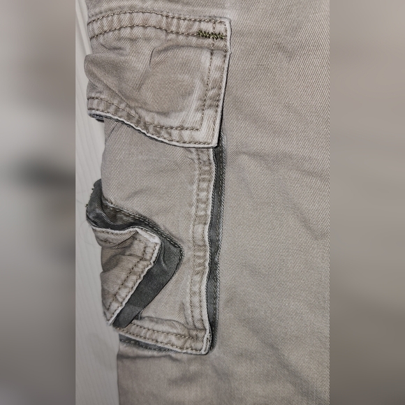 Wrangler Khaki Cargo Pants Boys Size 8 Regular. Used Condition See Photos - Picture 5 of 7
